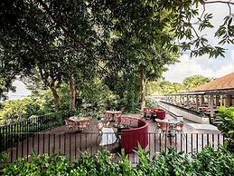 Sofitel Singapore Sentosa Resort & Spa