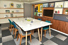 Holiday Inn A55 Chester West by IHG
