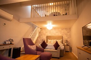 Holiday Inn A55 Chester West by IHG