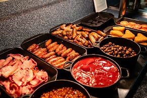 Holiday Inn A55 Chester West by IHG