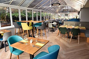 Holiday Inn A55 Chester West by IHG