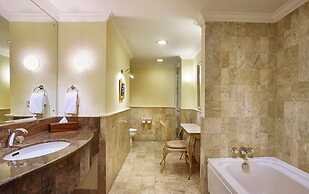 Aryaduta Lippo Village