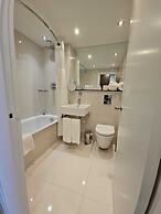 Palms Hotel & Retreat By Palette London Romford