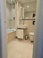 Palms Hotel & Retreat By Palette London Romford