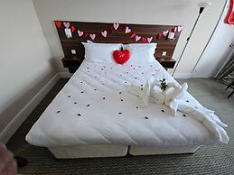 Palms Hotel & Retreat By Palette London Romford