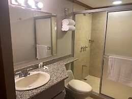 Apartotel & Suites Villas del Rio