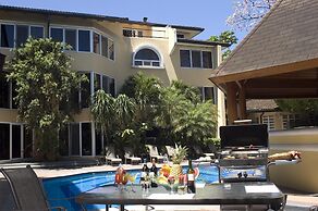 Apartotel & Suites Villas del Rio