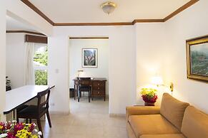 Apartotel & Suites Villas del Rio