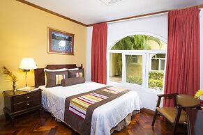 Apartotel & Suites Villas del Rio