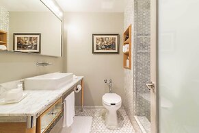 The Hollywood Roosevelt