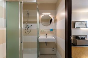 B&B HOTEL Genova Principe