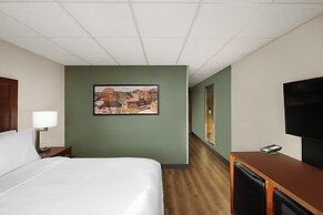 Garner Hotel Butte by IHG