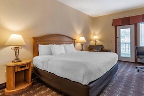 Kathryn Riverfront Inn, an Ascend Collection Hotel