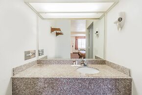 Americas Best Value Inn & Suites Ft. Worth S