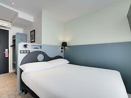 ibis Styles Paris Cadet Lafayette