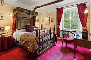 Two Bridges Hotel