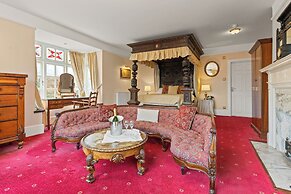 Two Bridges Hotel