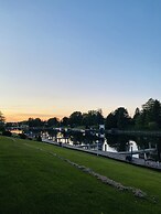 Fleetwood Inn & Suites