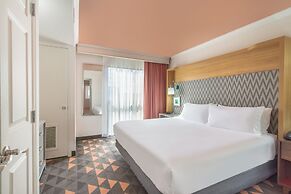 Holiday Inn & Suites Boca Raton - North by IHG