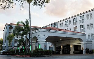 Holiday Inn & Suites Boca Raton - North by IHG