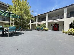 Red Roof Inn PLUS+ & Suites Tampa