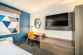 Holiday Inn Express & Suites Phoenix - Mesa West by IHG