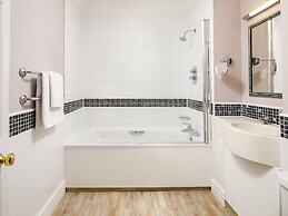 Mercure Gloucester Bowden Hall Hotel