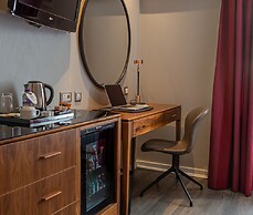 The Queen's Gate Hotel