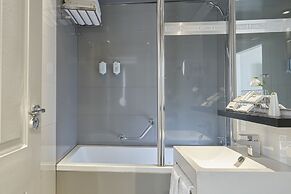 The Queen's Gate Hotel