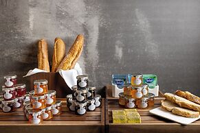 The Queen's Gate Hotel