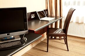 Mercure Leeds Parkway Hotel