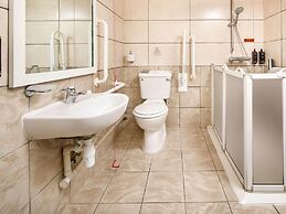 Mercure Chester Abbots Well Hotel