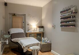 The Hog's Back Hotel & Spa Farnham