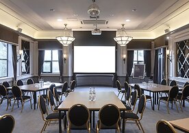 The Hog's Back Hotel & Spa Farnham