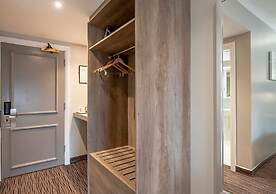 The Hog's Back Hotel & Spa Farnham