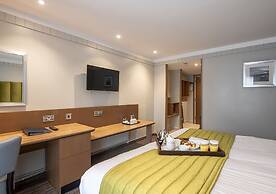 The Hog's Back Hotel & Spa Farnham