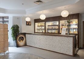 The Hog's Back Hotel & Spa Farnham