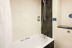 Gloucester Robinswood Hotel by Sunday
