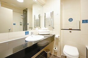 Gloucester Robinswood Hotel by Sunday