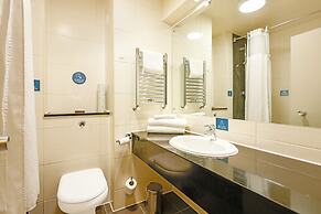 Gloucester Robinswood Hotel by Sunday