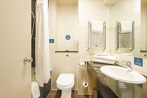 Gloucester Robinswood Hotel by Sunday