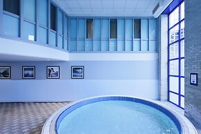 Gloucester Robinswood Hotel by Sunday