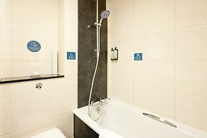 Gloucester Robinswood Hotel by Sunday