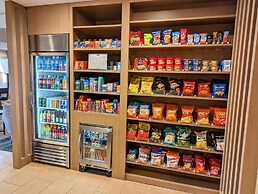 Holiday Inn Express Indianapolis Airport by IHG