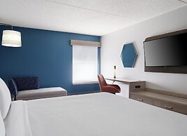 Holiday Inn Express Indianapolis Airport by IHG