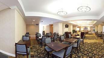 Holiday Inn Express Indianapolis Airport by IHG
