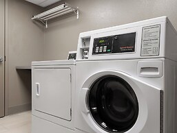 Holiday Inn Express Indianapolis Airport by IHG