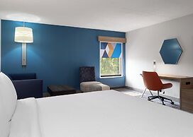 Holiday Inn Express Indianapolis Airport by IHG