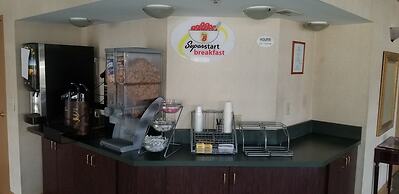 Super 8 by Wyndham Ruther Glen Kings Dominion Area