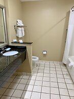 Quality Inn & Suites Hendersonville - Flat Rock